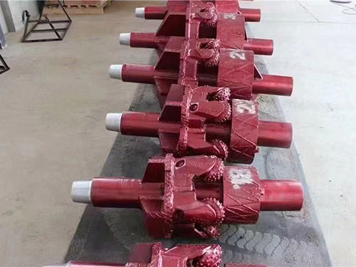 非开挖岩石扩孔器